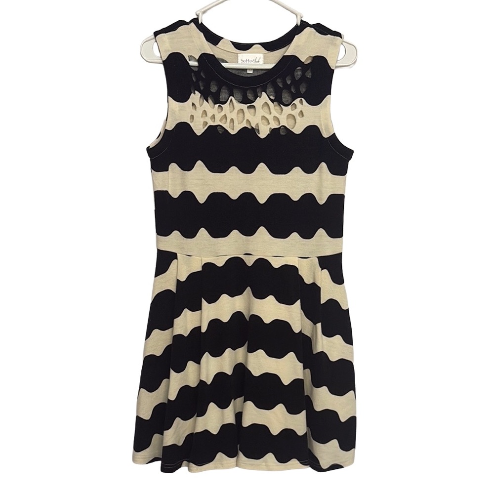 Black and Cream Chic Sleeveless Dress by SoHo Chick - Size Medium.